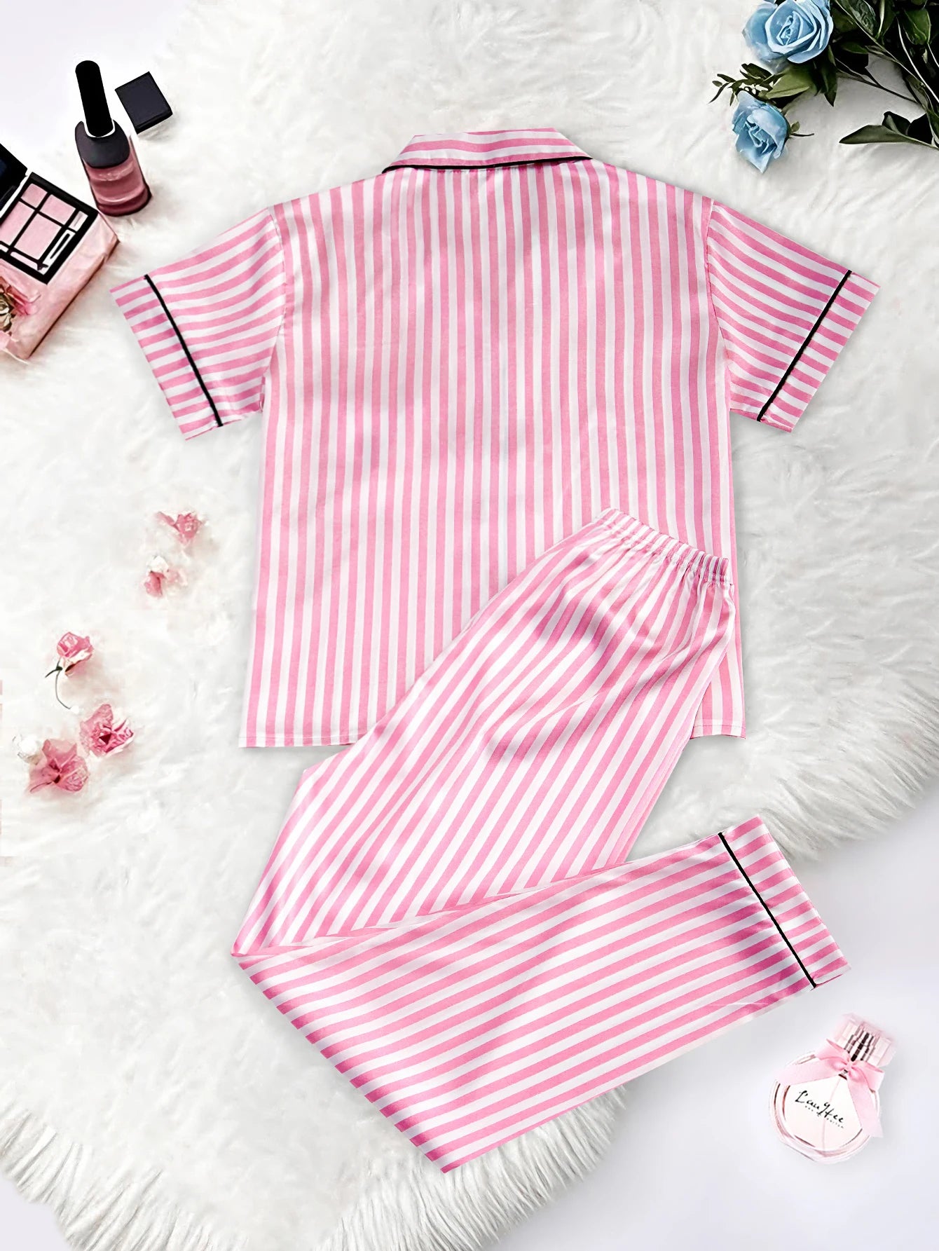 Pyjama Femme Satin Élégant – Ensemble Haut Rayé à Manches Courtes & Pantalon Long avec Poche et Col Revers
