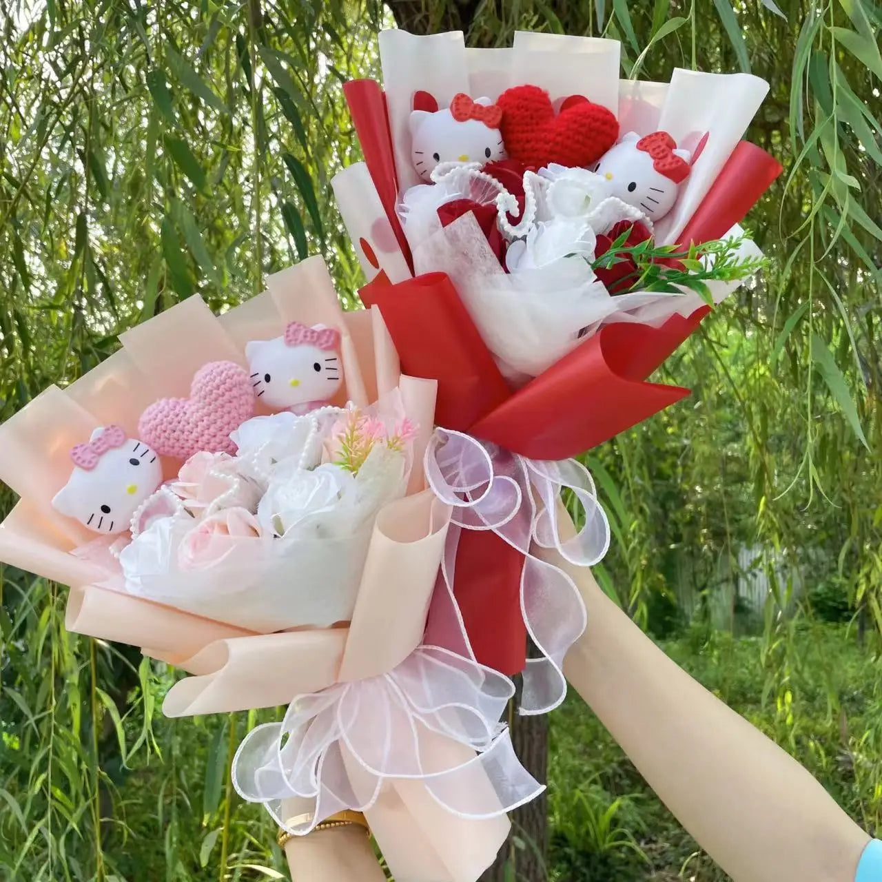 Bouquet Hello Kitty Kawaii – Peluche + Fleurs Artificielles