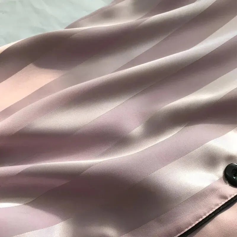 Ensemble Pyjama Satiné Femme Élégance & Confort