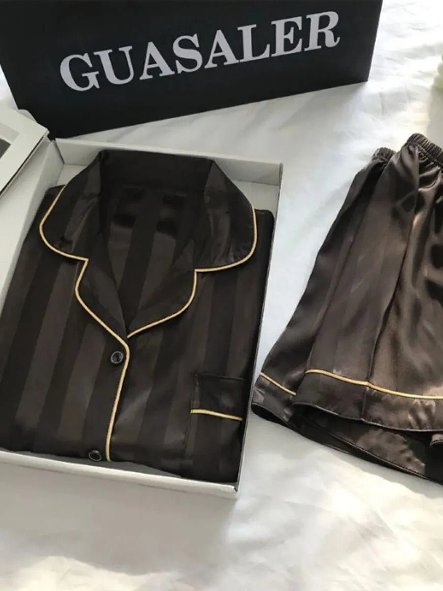 Ensemble Pyjama Satiné Femme Élégance & Confort