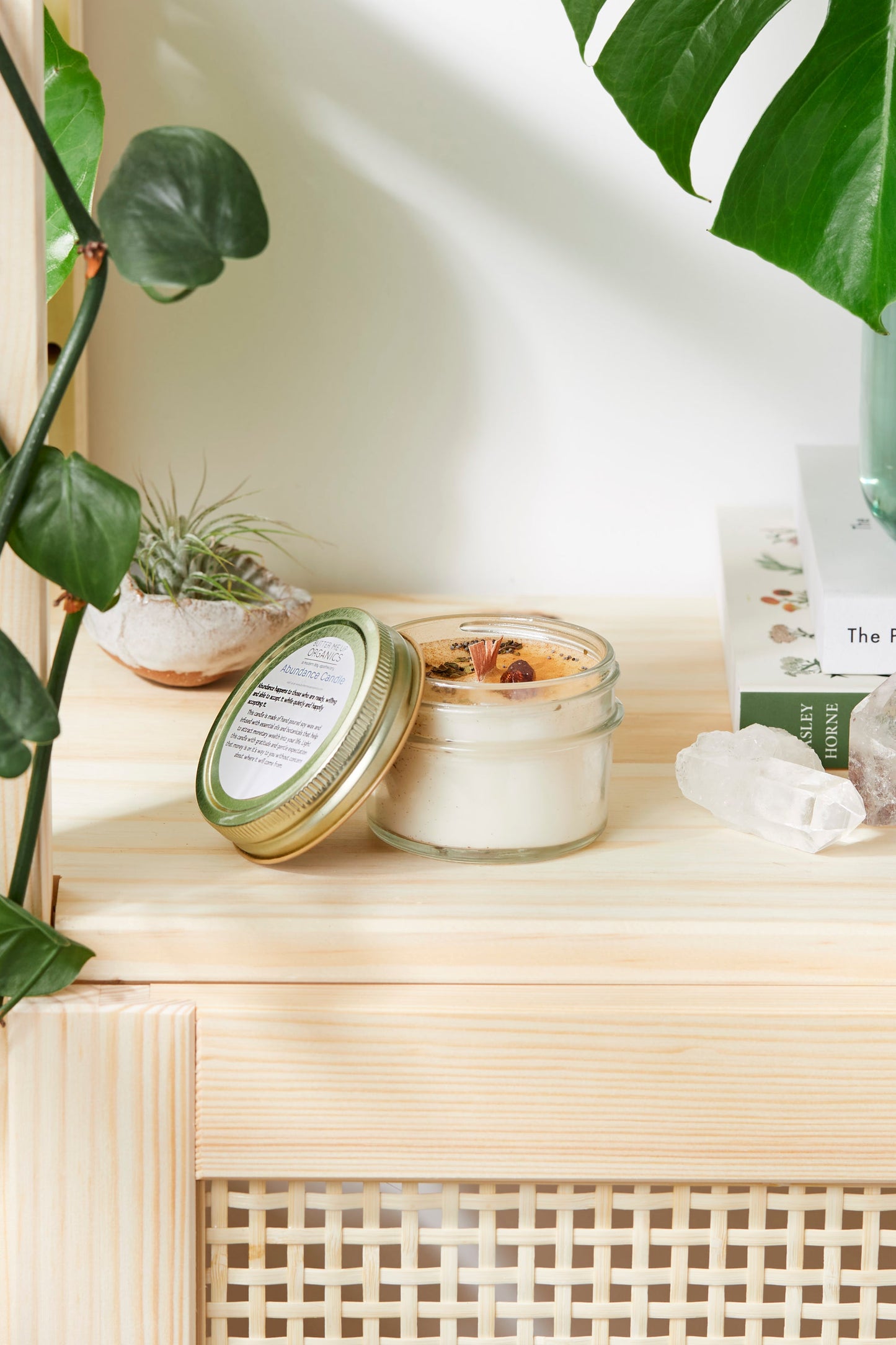 Abundance Candle – Bougie d’Intention Artisanale aux Huiles Essentielles & Cristaux
