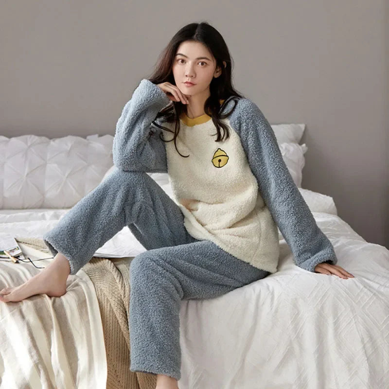 Pyjama Femme Hiver 2 Pièces – Ensemble Chaud en Flanelle Velours Coral | Motif Ours Doux & Confort Moelleux