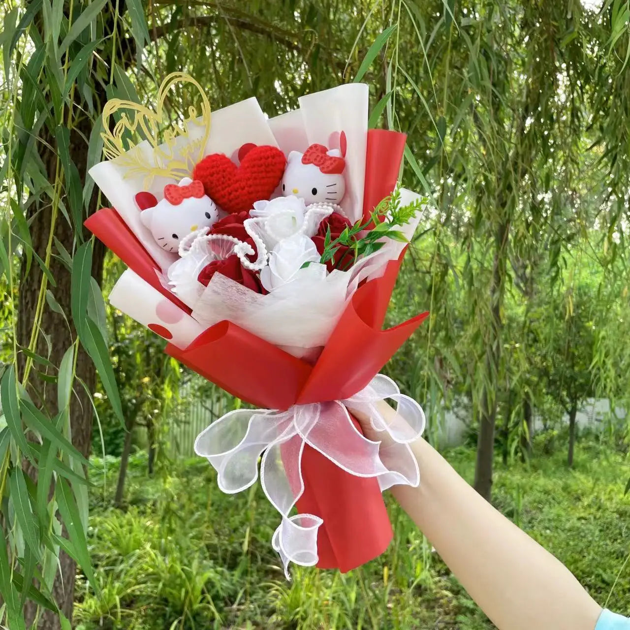 Bouquet Hello Kitty Kawaii – Peluche + Fleurs Artificielles