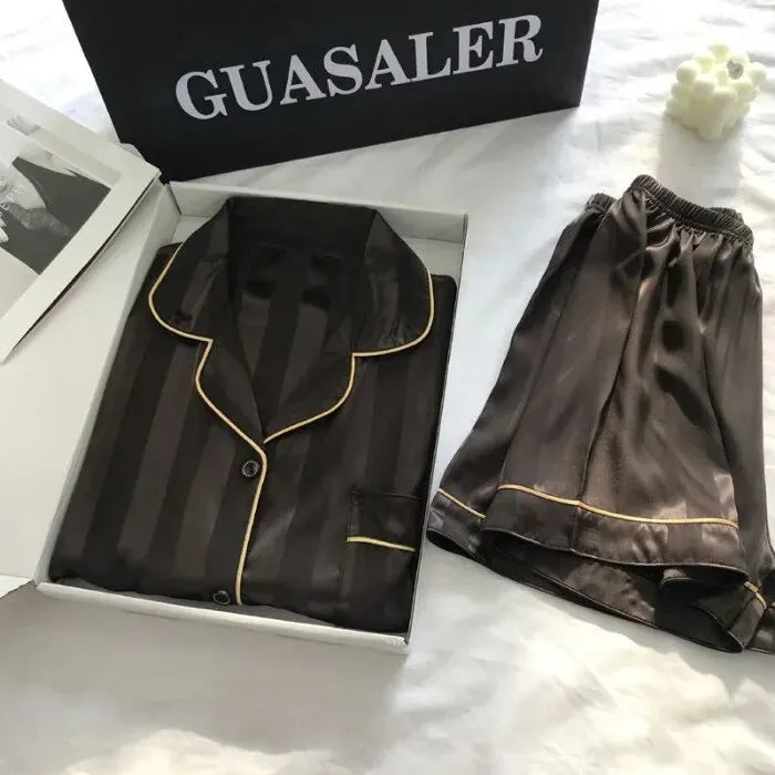 Ensemble Pyjama Satiné Femme Élégance & Confort