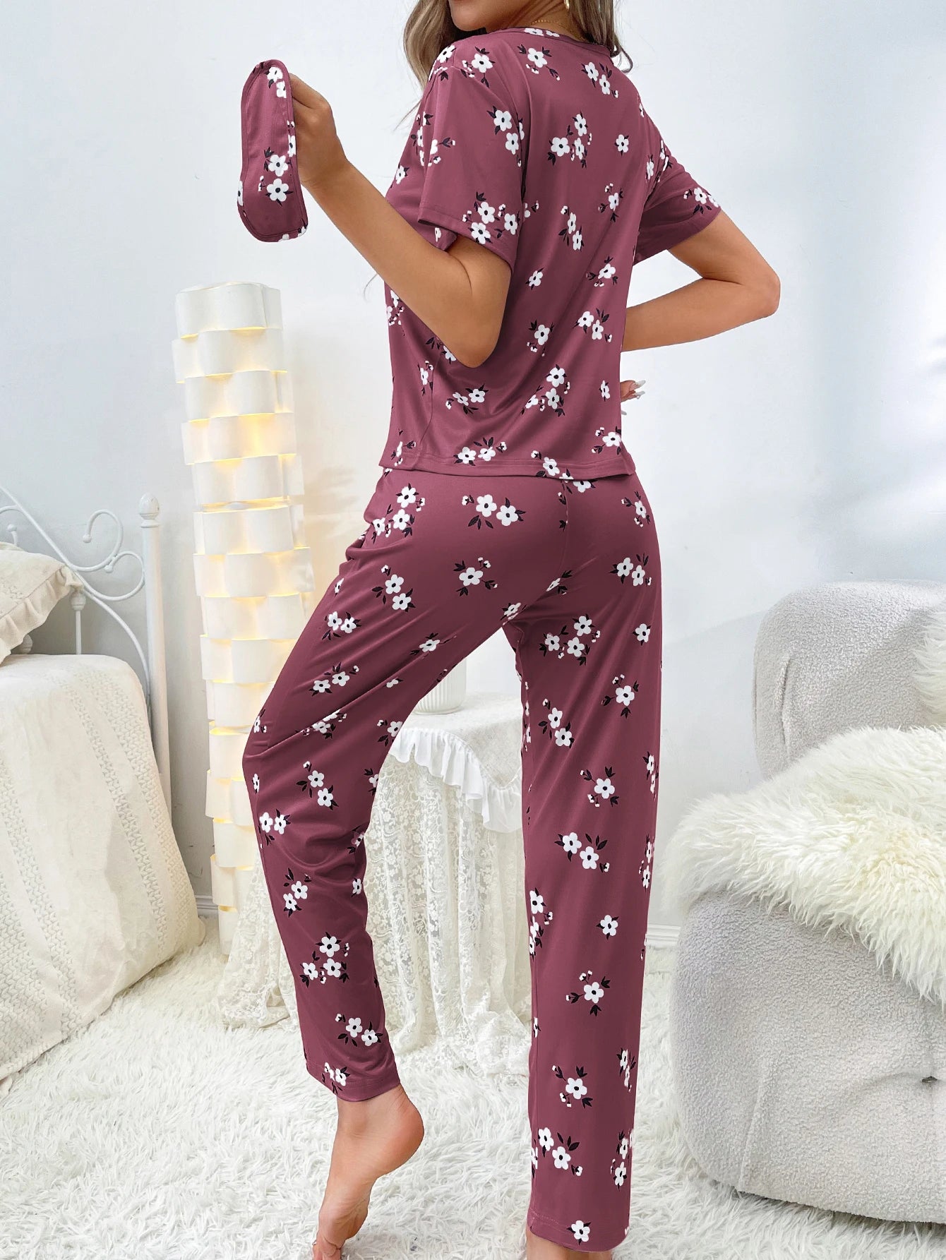 Pyjama Femme Cœur – Ensemble Décontracté à Manches Courtes & Pantalon Long | Confort & Douceur à la Maison
