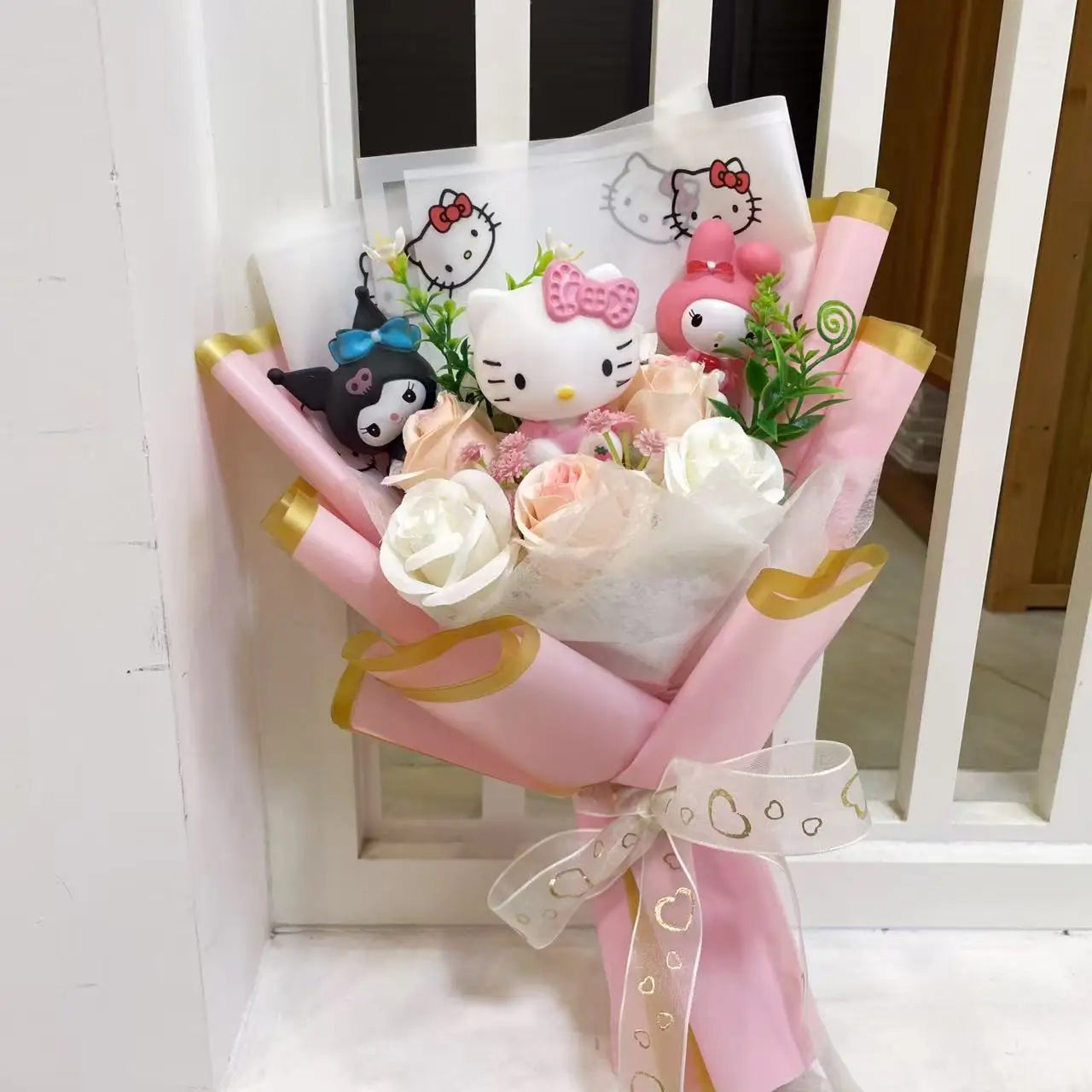 Bouquet Hello Kitty Kawaii – Peluche + Fleurs Artificielles