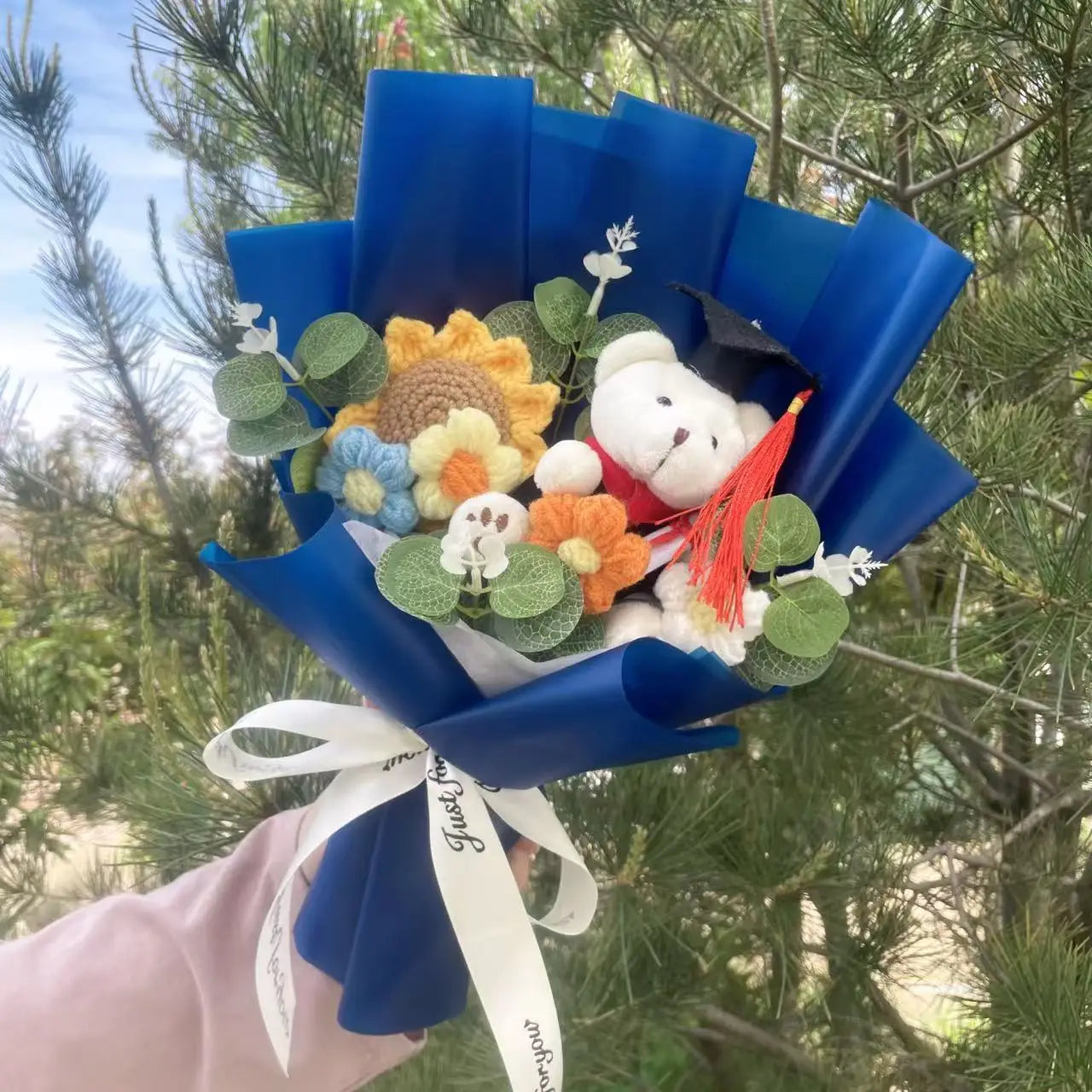 Bouquet Cadeau – Peluches Mignonnes & Fleurs