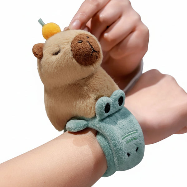 Bracelet Capybara à Claquer – Peluche Slap Kawaii (Poignet)