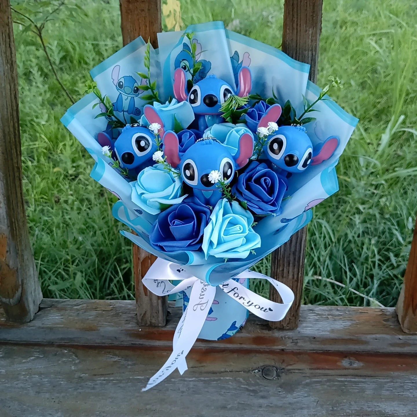 💐 Bouquet Peluche Lilo & Stitch – Fleurs & Tendresse à Offrir