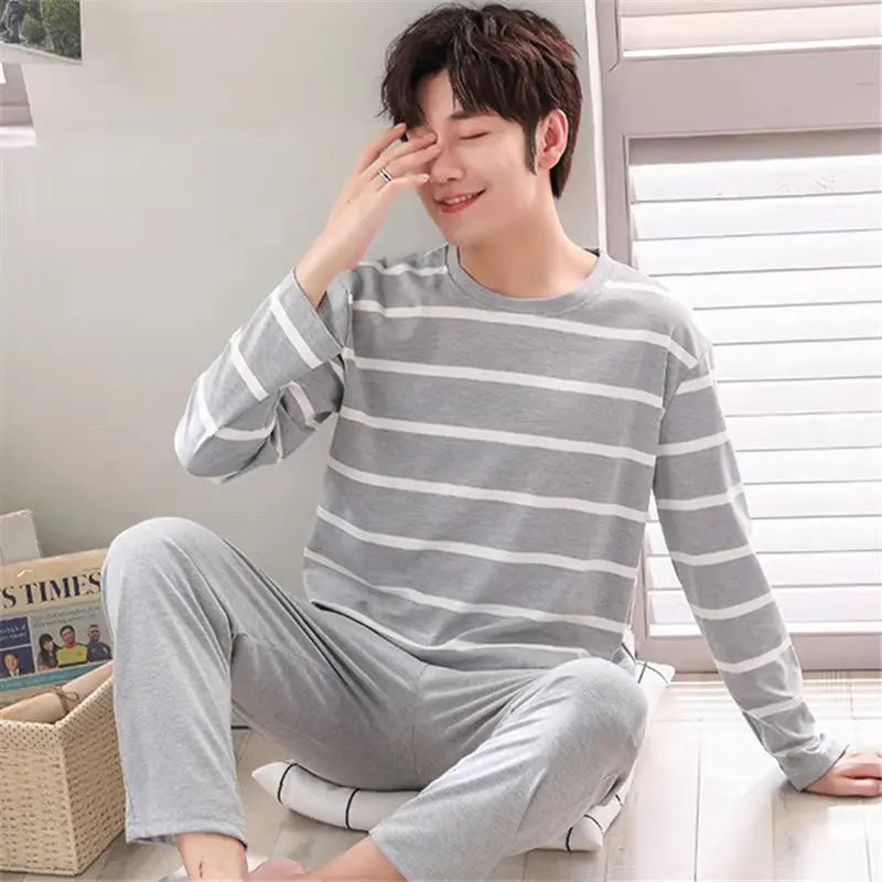 Pyjamas Homme – Manches Longues, Rayures & Motif Cartoon