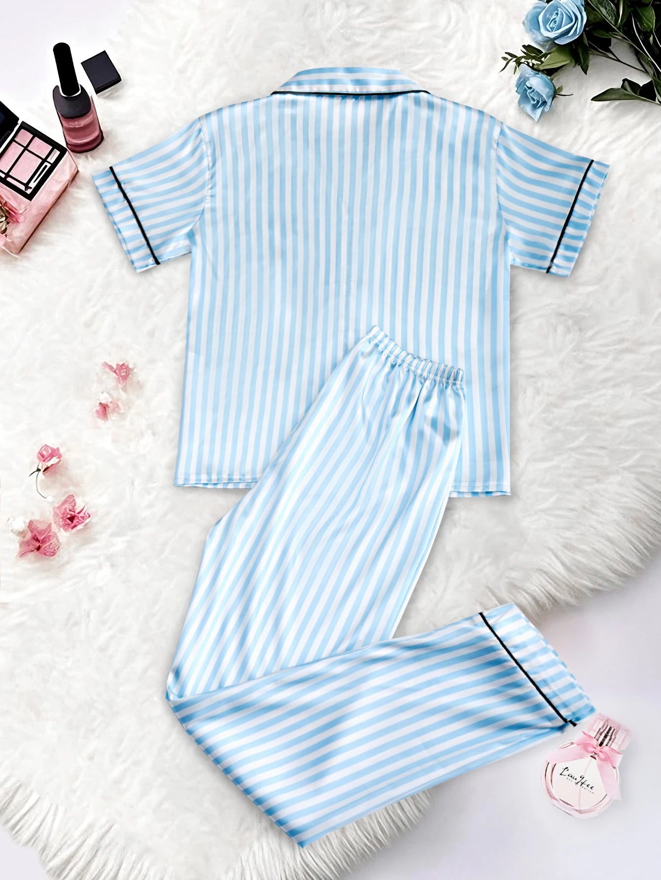 Pyjama Femme Satin Élégant – Ensemble Haut Rayé à Manches Courtes & Pantalon Long avec Poche et Col Revers