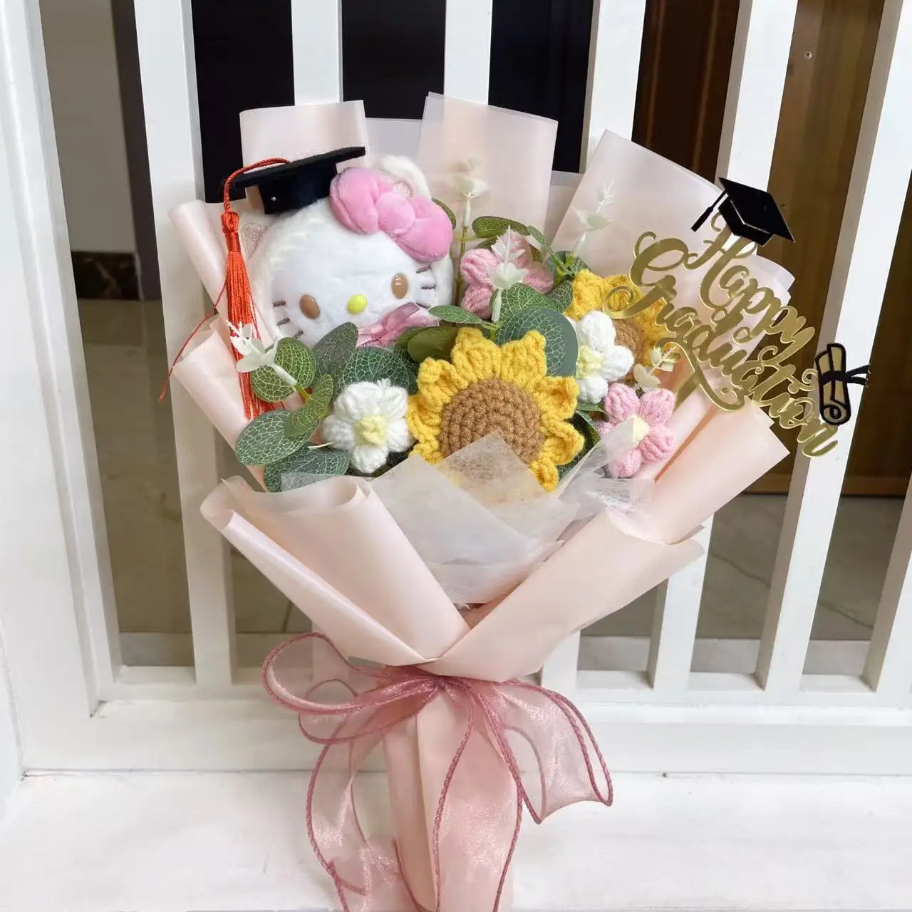Bouquet Cadeau – Peluches Mignonnes & Fleurs