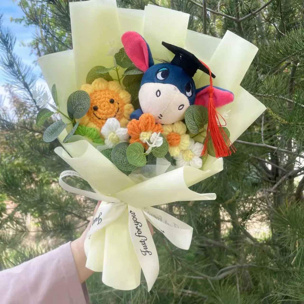 Bouquet Cadeau – Peluches Mignonnes & Fleurs