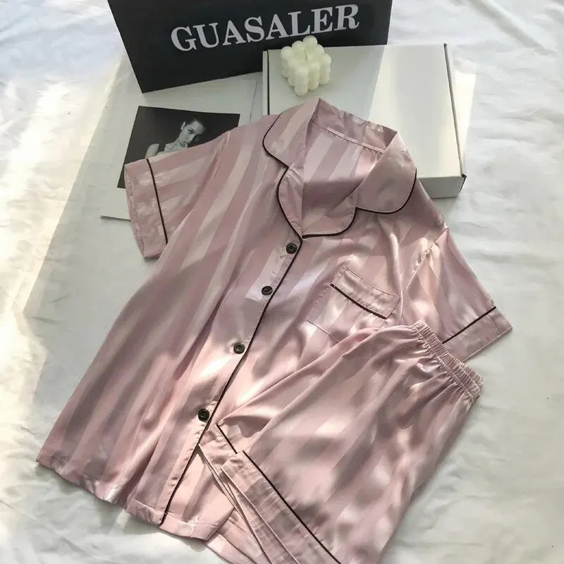 Ensemble Pyjama Satiné Femme Élégance & Confort