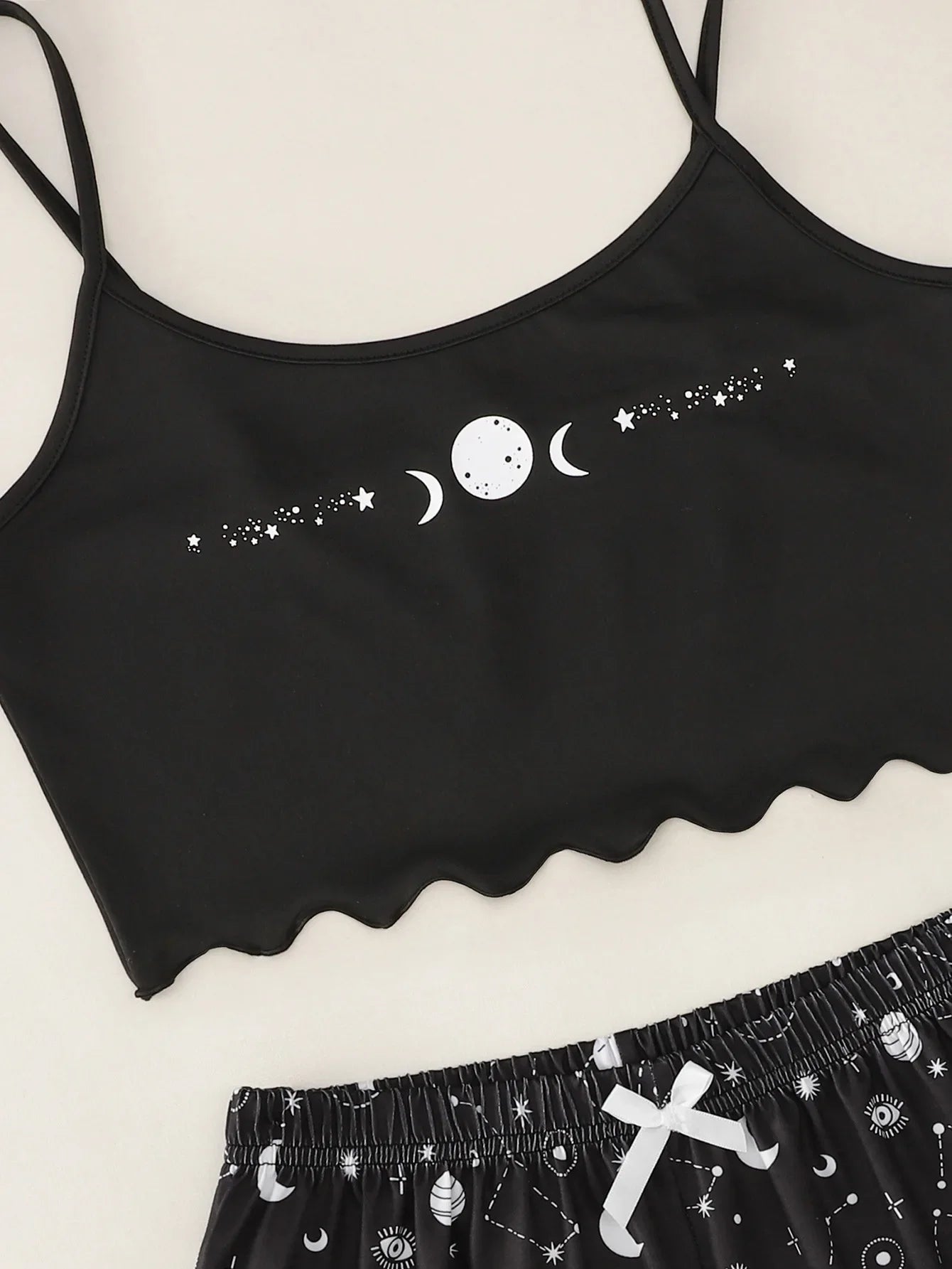 Pyjama Femme Été – Ensemble Débardeur & Short Motif Lune & Étoiles | Loungewear Léger & Confort Nocturne