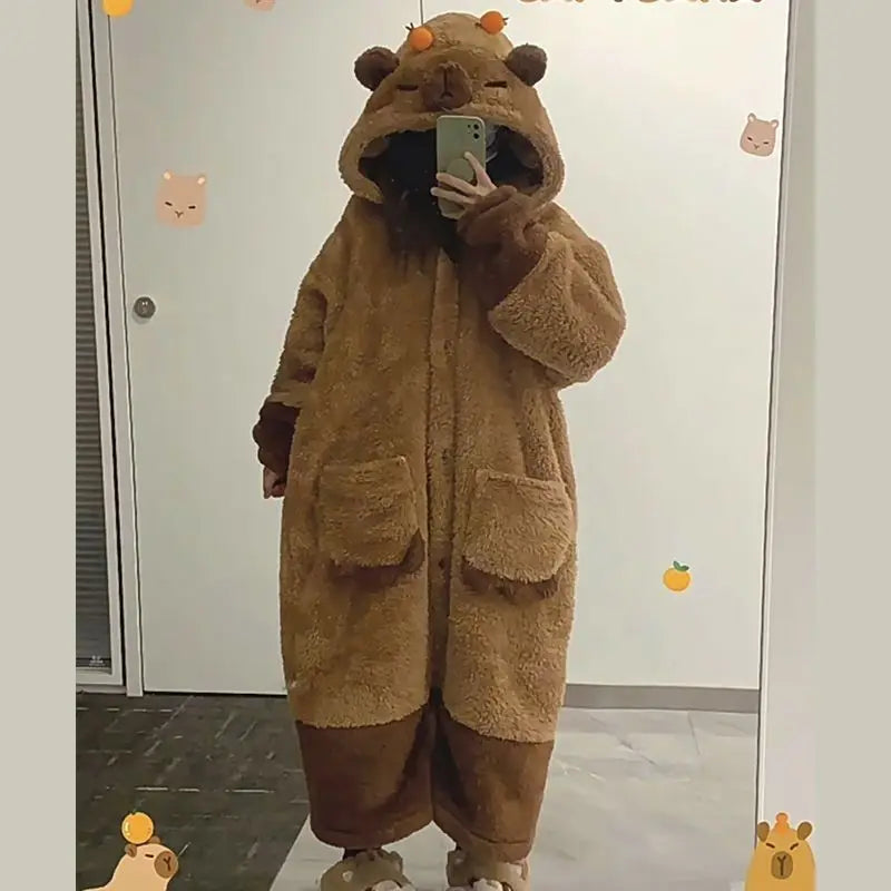Pyjama Cosplay Capybara Hiver – Kigurumi Doux Adulte | Combinaison Chaude Fantaisie Détente & Dodo