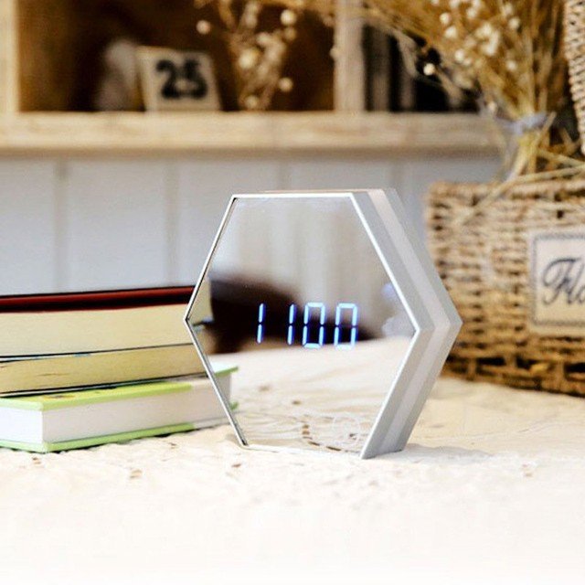 Réveil LED Miroir avec Affichage Digital