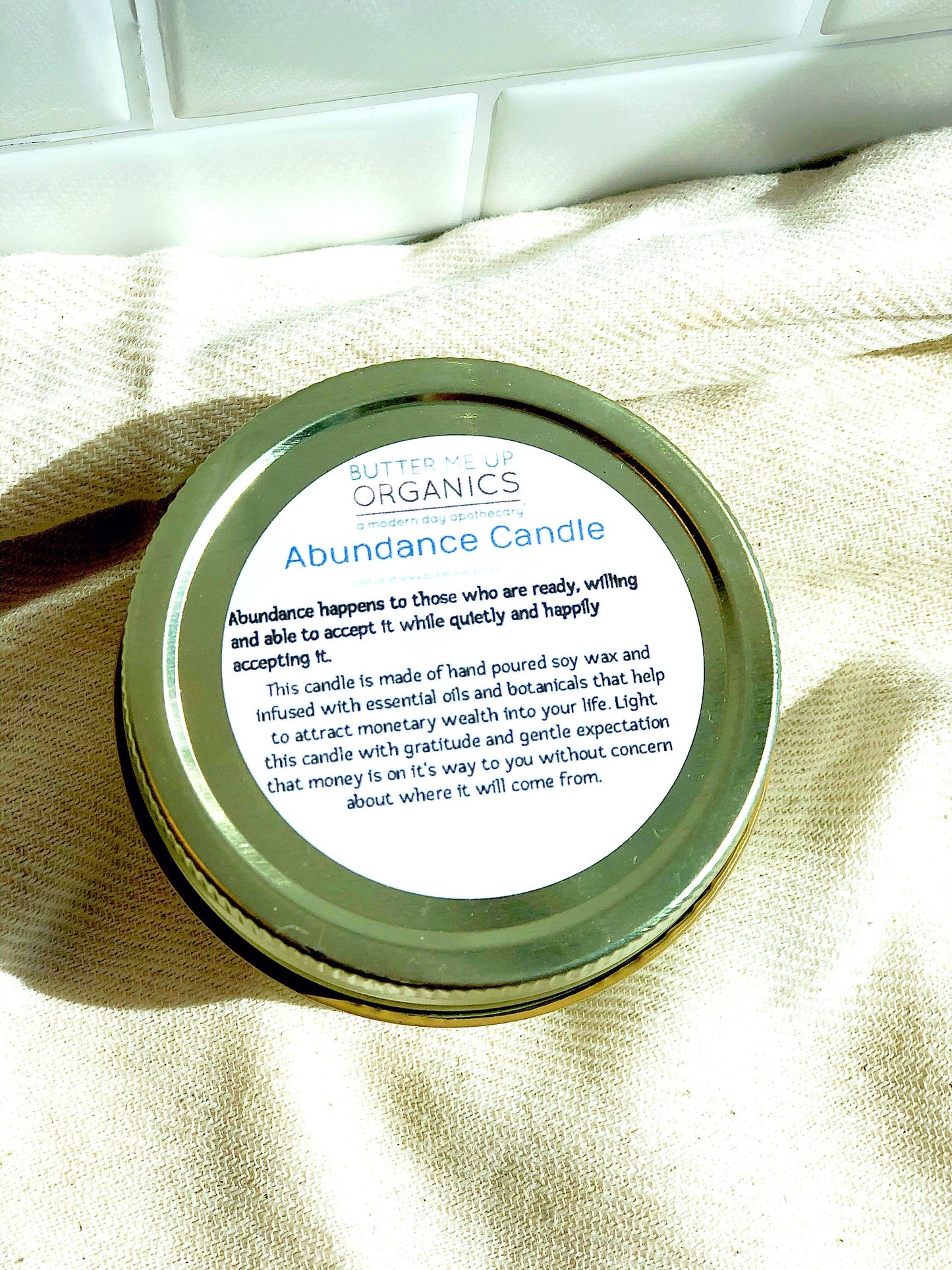Abundance Candle – Bougie d’Intention Artisanale aux Huiles Essentielles & Cristaux